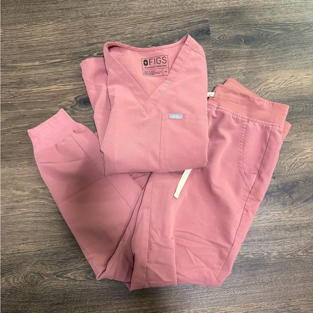 Light pink figs set